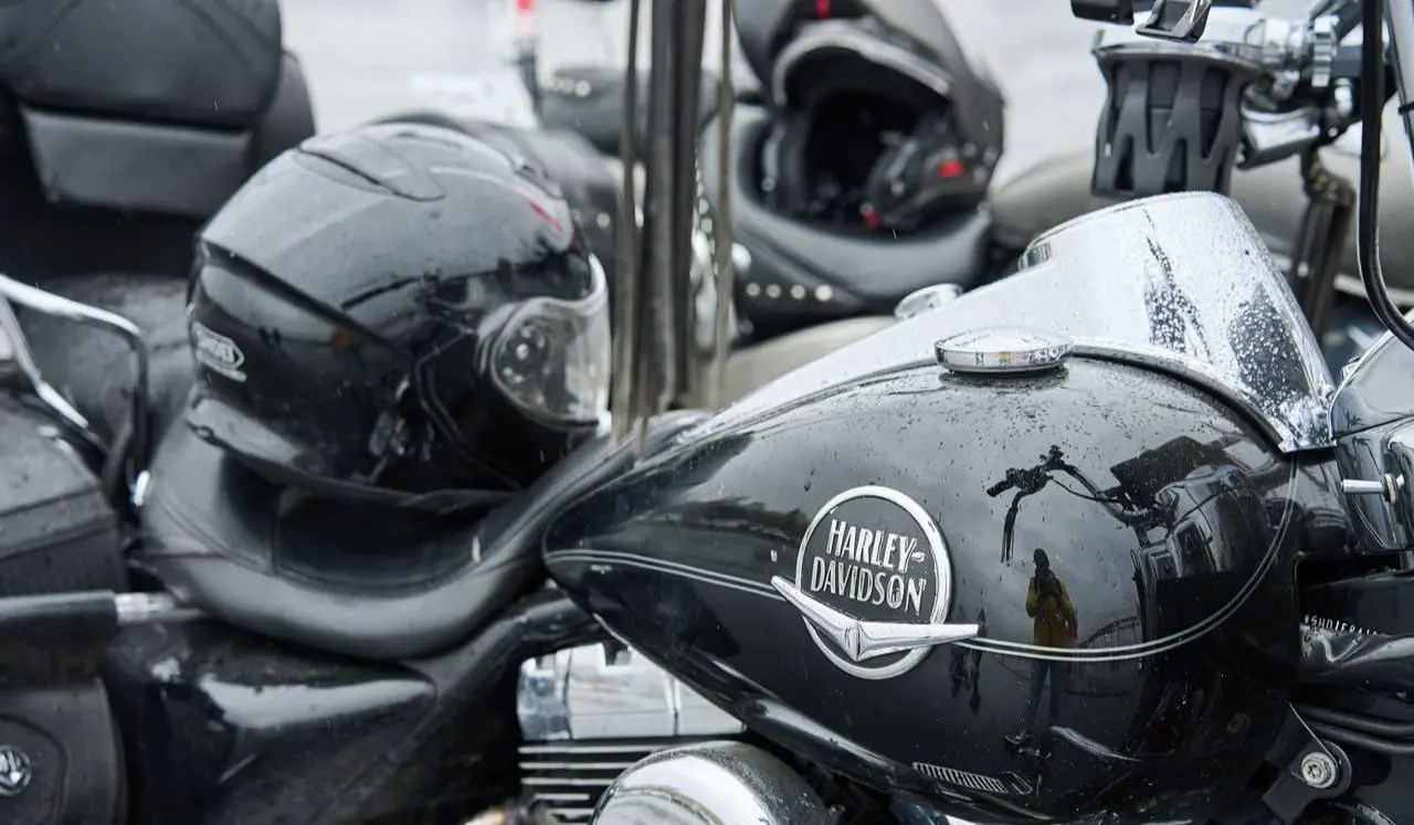 Стальные кони уходят на зимовку