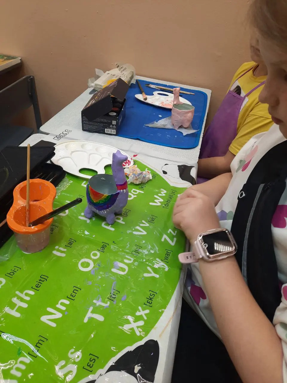 Изостудия Палитра: Лепка и роспись Лама (дети 9-12 лет)