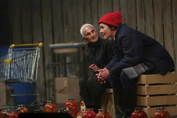 Деятельность, связанная с ноябрьским театром и культурой