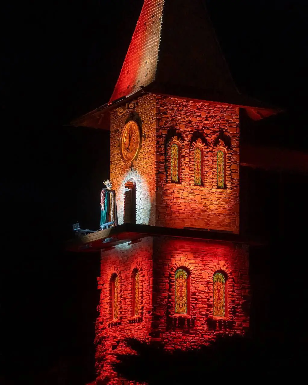 Светомузыкальный фонтан в парке Лога