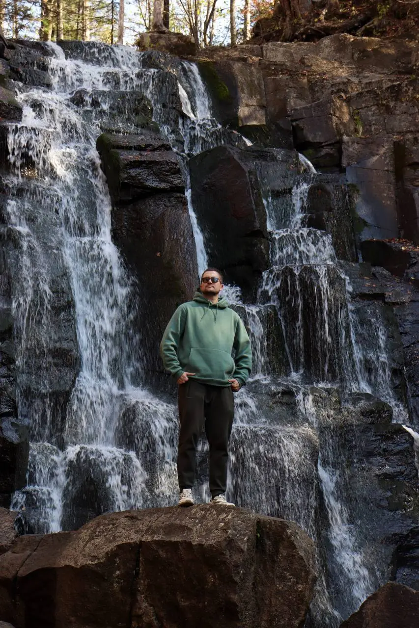 Водопад Неожиданный и отдых в коттедже с баней и горячим бассейном