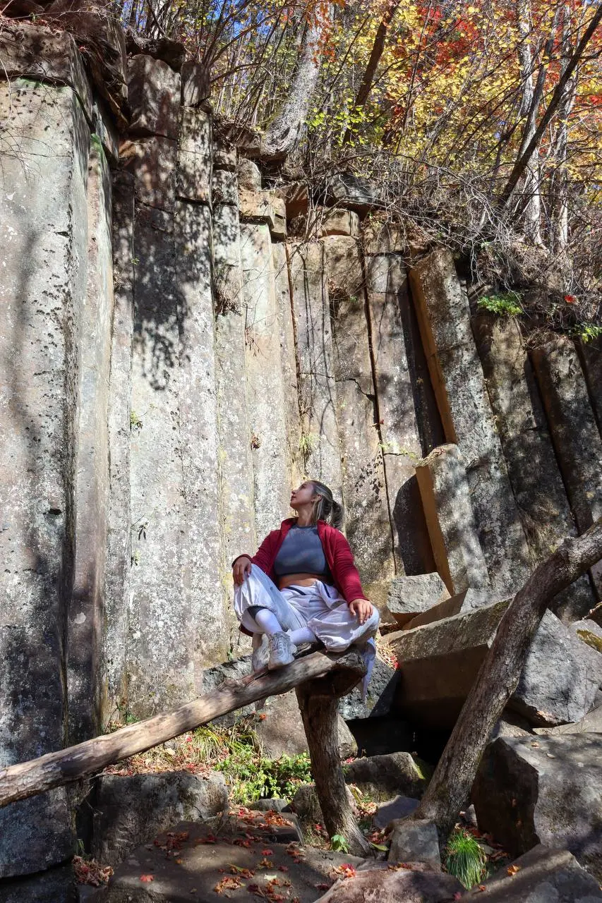 Водопад Неожиданный и отдых в коттедже с баней и горячим бассейном
