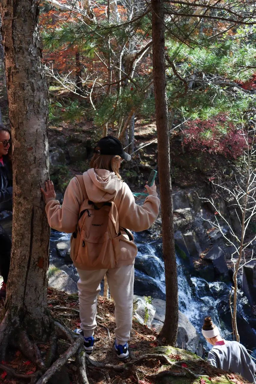 Водопад Неожиданный и отдых в коттедже с баней и горячим бассейном