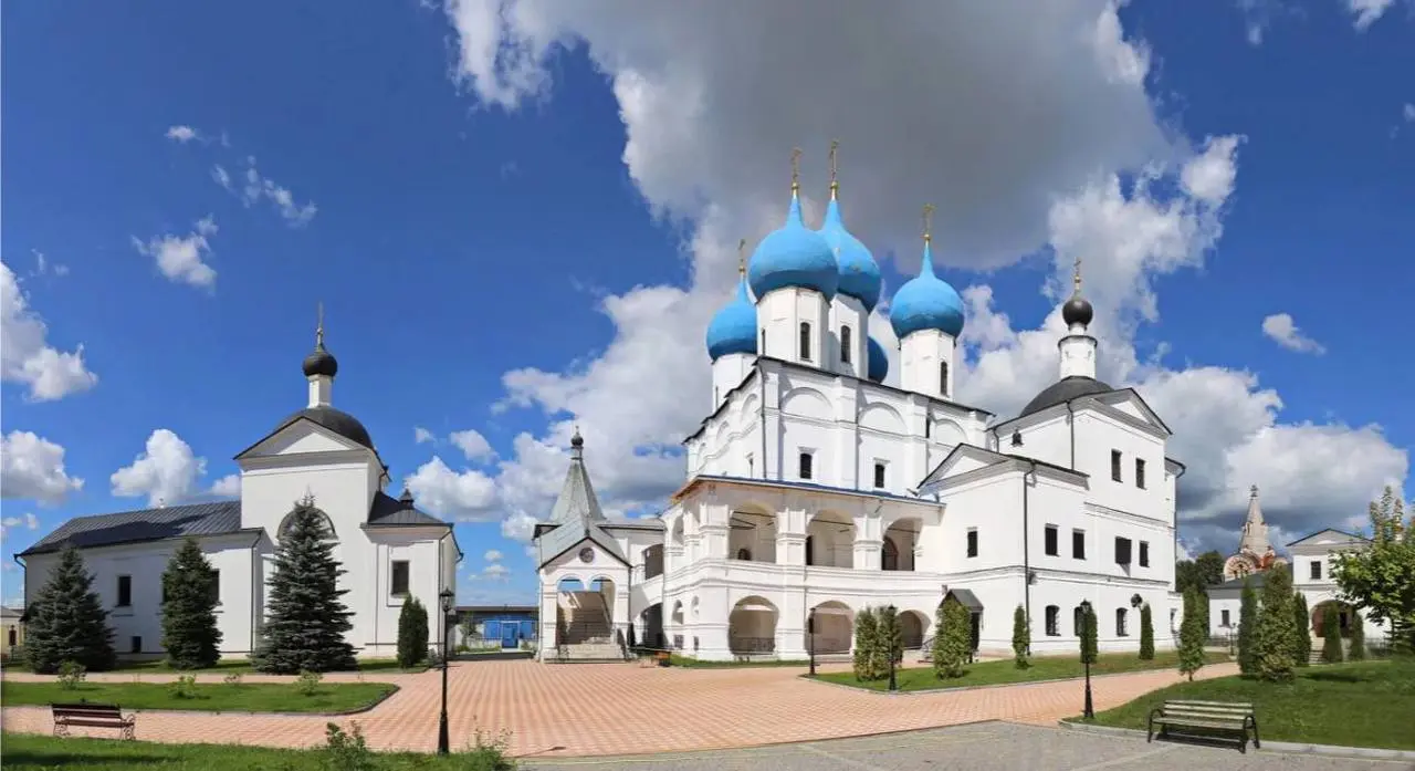 Поездка в Серпухов с посещением монастырей и храмов 11 октября