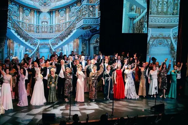 Концерт "Пока часы двенадцать бьют"