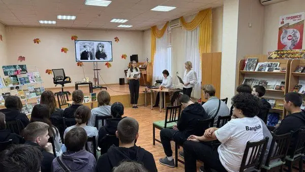 Литературно-музыкальная гостиная к 130-летию русского поэта