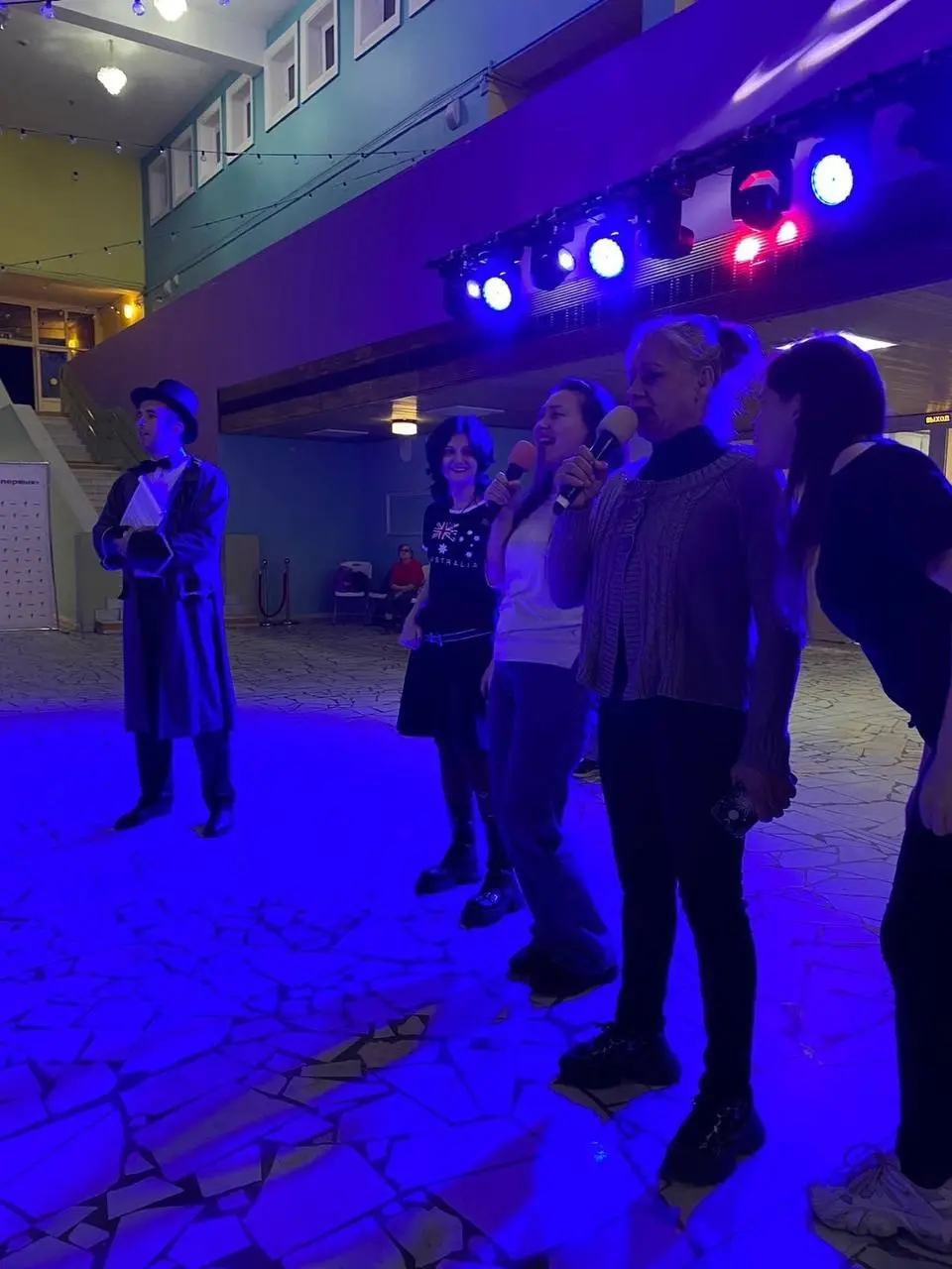 Маскарад в Воскресный вечер во Дворце Восточный