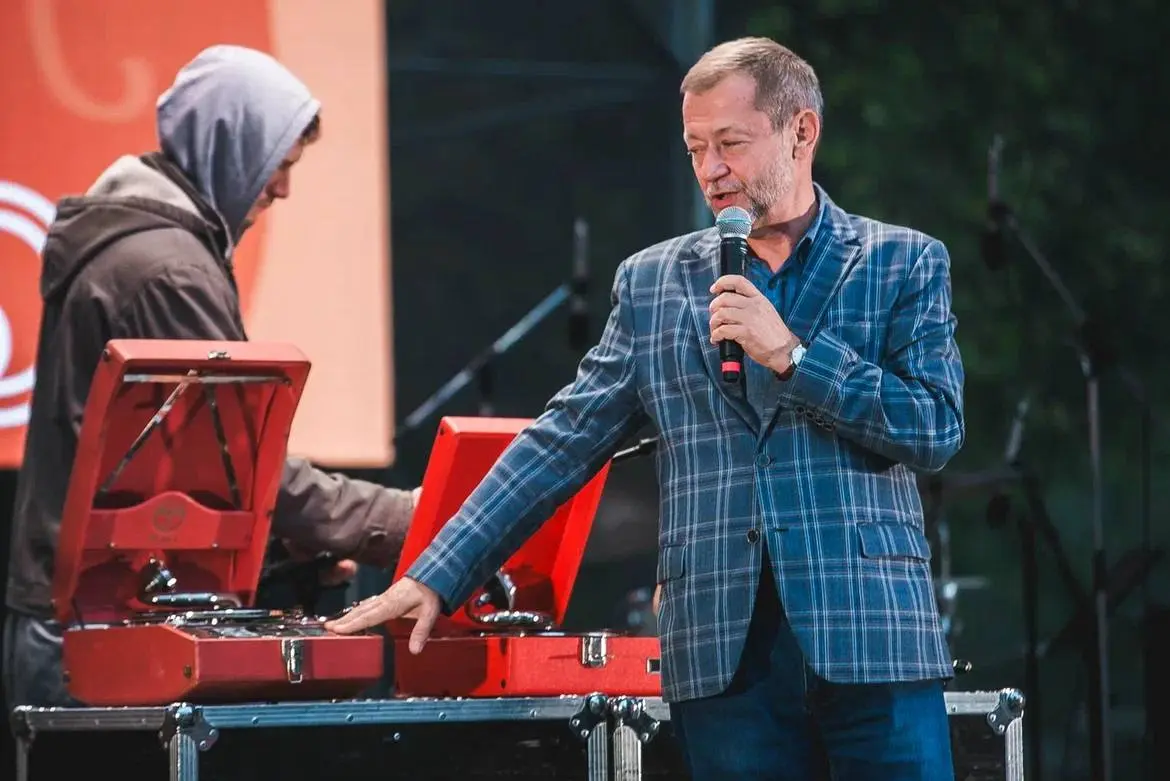 ДЖАЗ снова в парке: ДЖАЗ НА ГРАММОФОНАХ