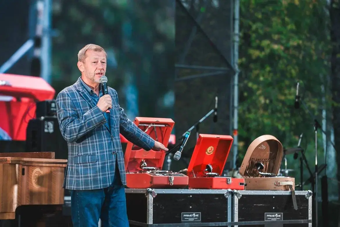 ДЖАЗ снова в парке: ДЖАЗ НА ГРАММОФОНАХ