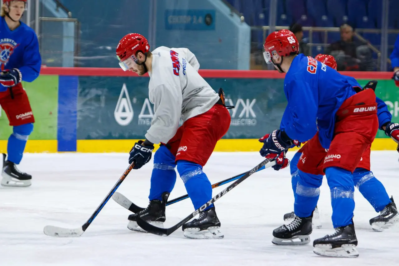 Рабочая атмосфера на льду