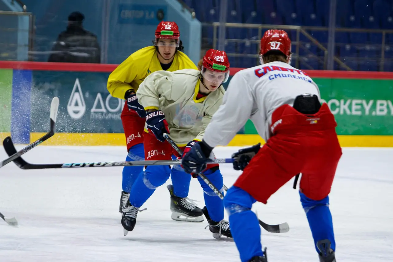 Рабочая атмосфера на льду