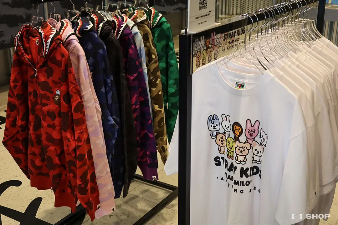 STRAY KIDS x A BATHING APE