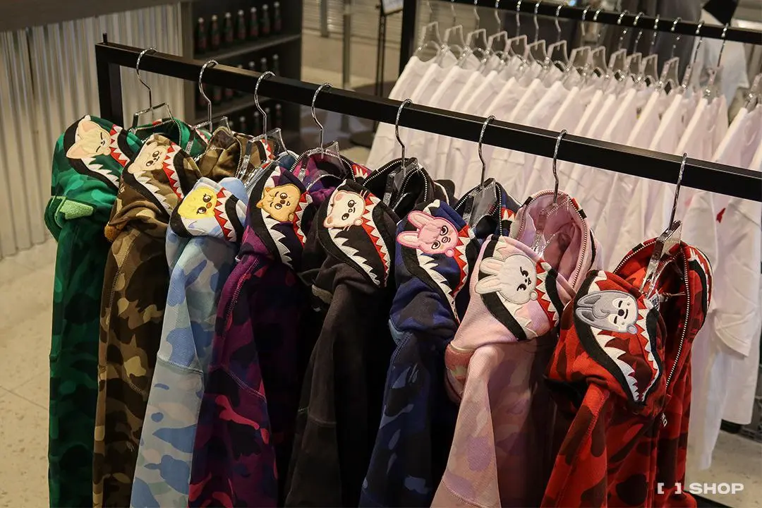 STRAY KIDS x A BATHING APE