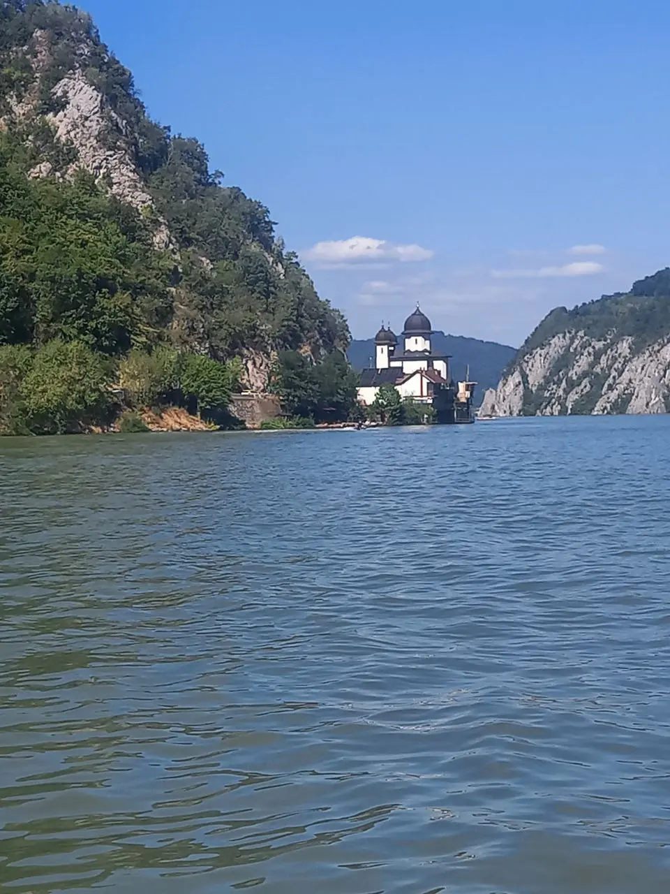 Друзья, по вашим просьбам поставили в воскресенье в расписание экскурсию 19 октября Голубацкая и Рам крепости, Джердап, Децебал. Речная прогулка.