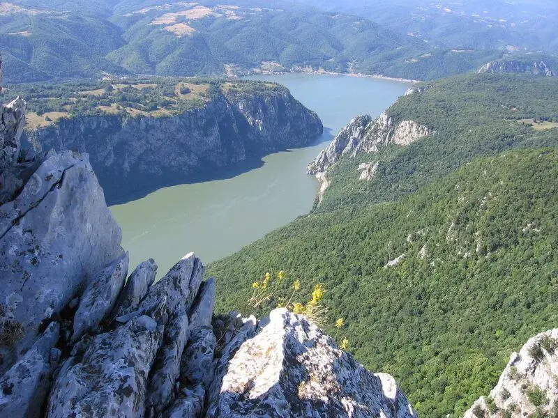 Друзья, по вашим просьбам поставили в воскресенье в расписание экскурсию 19 октября Голубацкая и Рам крепости, Джердап, Децебал. Речная прогулка.
