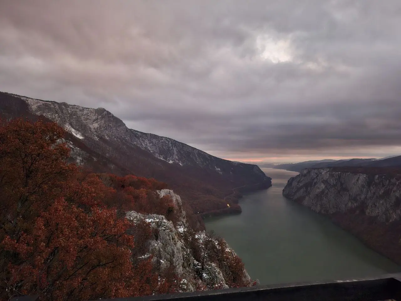 Друзья, по вашим просьбам поставили в воскресенье в расписание экскурсию 19 октября Голубацкая и Рам крепости, Джердап, Децебал. Речная прогулка.
