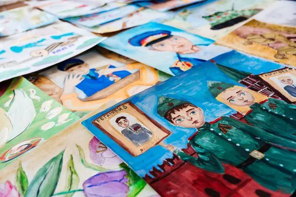 Выставка детских рисунков, посвященная Дню народного единства