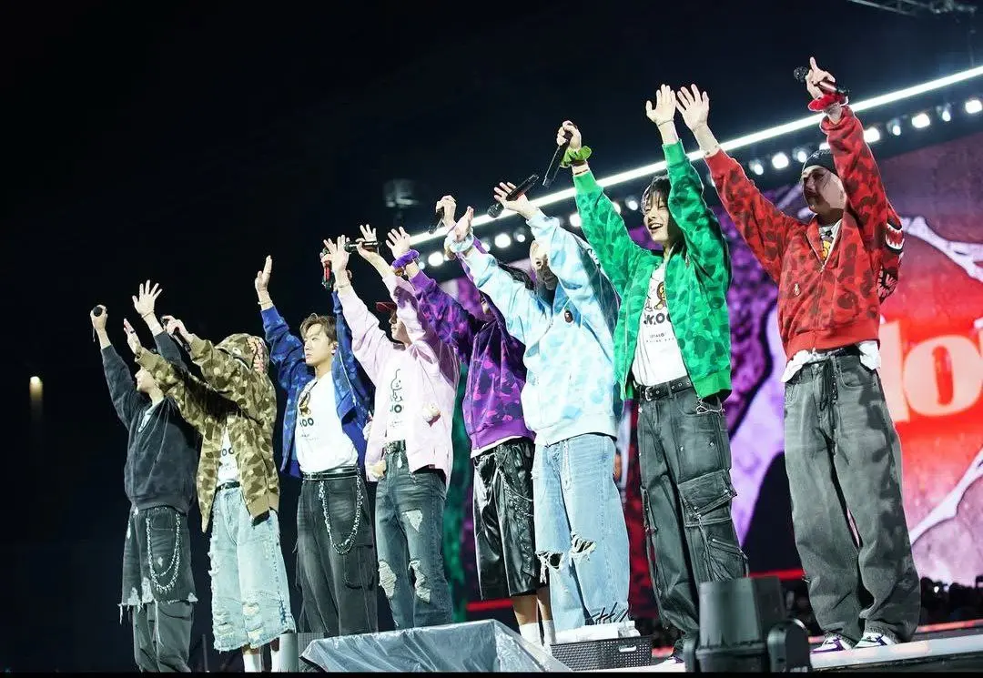 Stray Kids World Tour STRAY KIDS x A BATHING APE®️