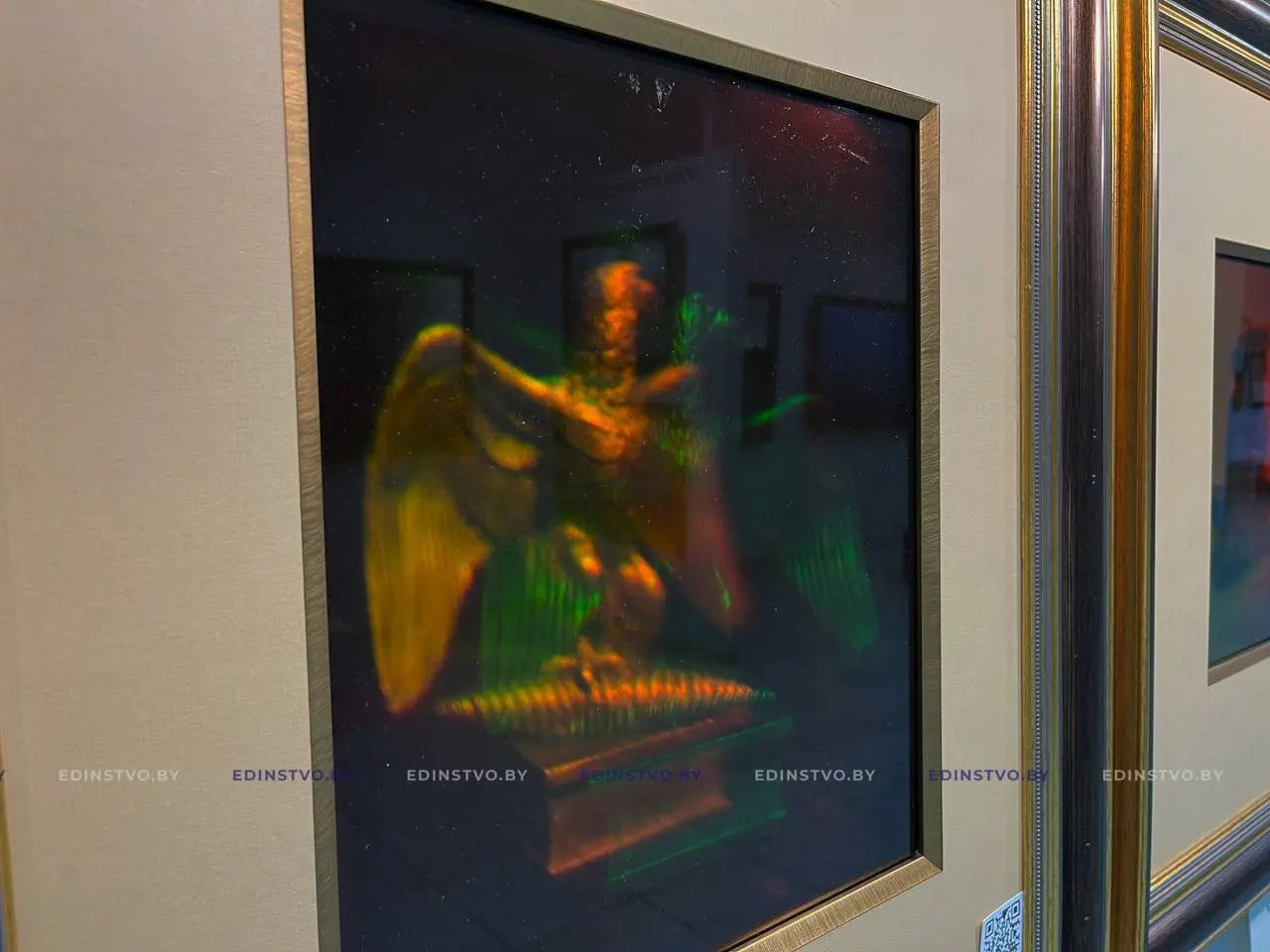 Чудеса голографии. Необычная выставка открылась в Борисовской центральной районной библиотеке
