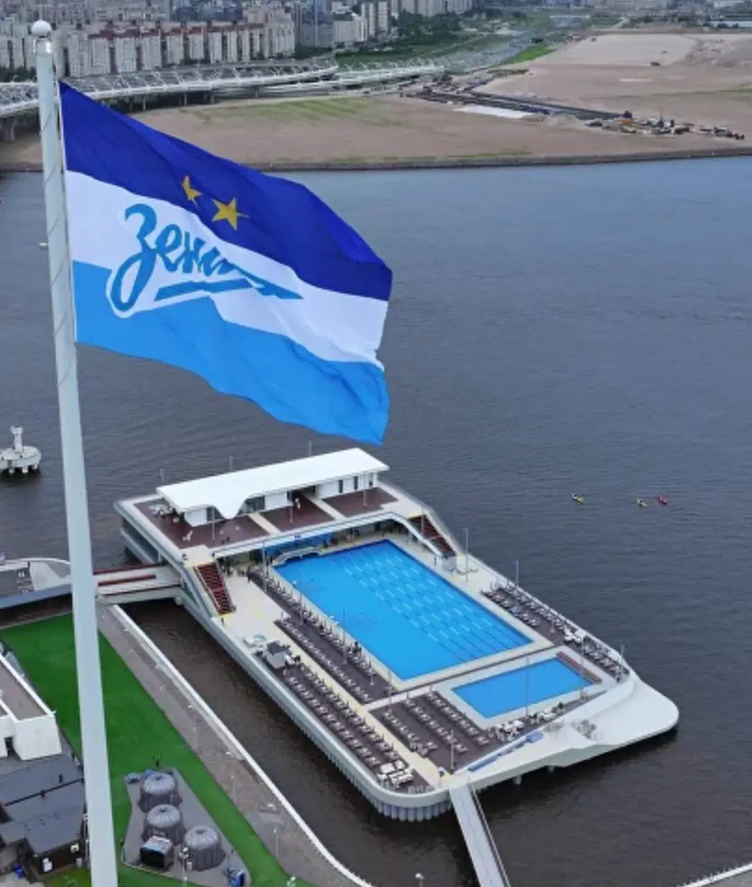 Бассейн у флагштока в Петербурге откроется 25 октября