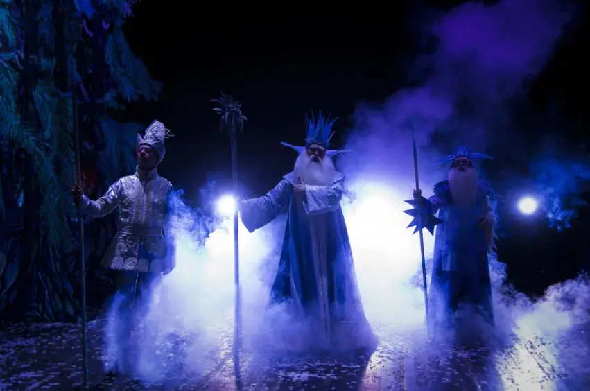 Двенадцать месяцев