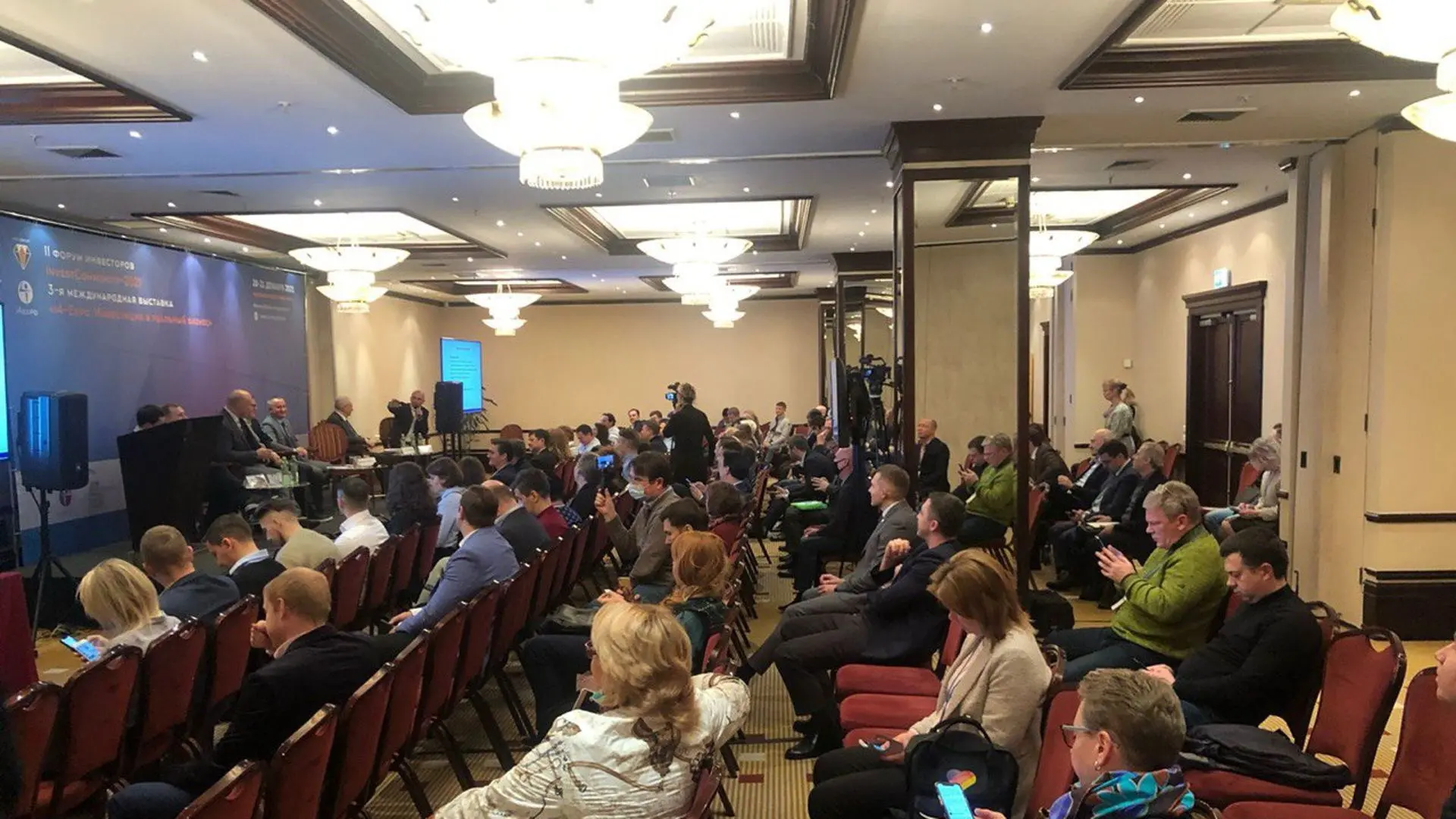 InvestCommunity-25 forum participation