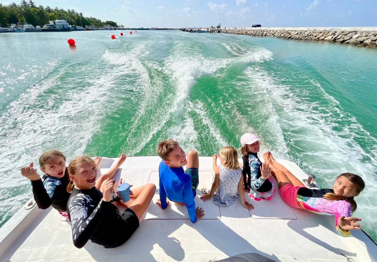 Семейный лагерь на Мальдивах «Моана и приключения на коралловом рифе»