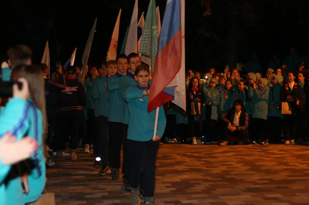 Церемония открытия смены: «Россия - Родина моя!»