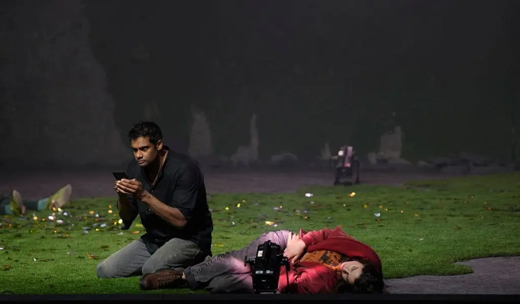 Игрок (оперная премьера октября) в постановке Питера Селларса на зальцбургской сцене с Асмик Григорян и Венским филармоническим оркестром под управлением Тимура Зангиева