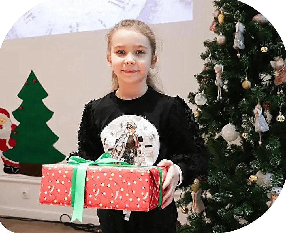 НОВОГОДНЕЕ ПРИКЛЮЧЕНИЕ: НОВОГОДНИЕ ТРАДИЦИИ