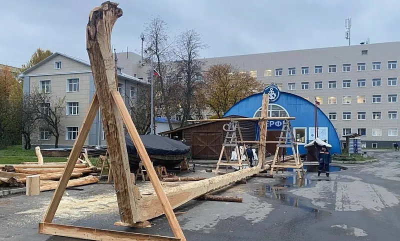 Легендарное судно первопроходцев построят по старинным технологиям для экспедиции по Северному морскому пути