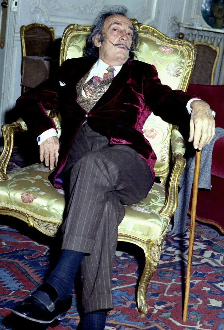 Костюмированный вечер «Скажите: Сюр!»