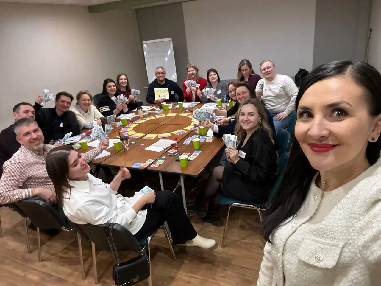 Авторская деловая настольная игра "Держи удар!"