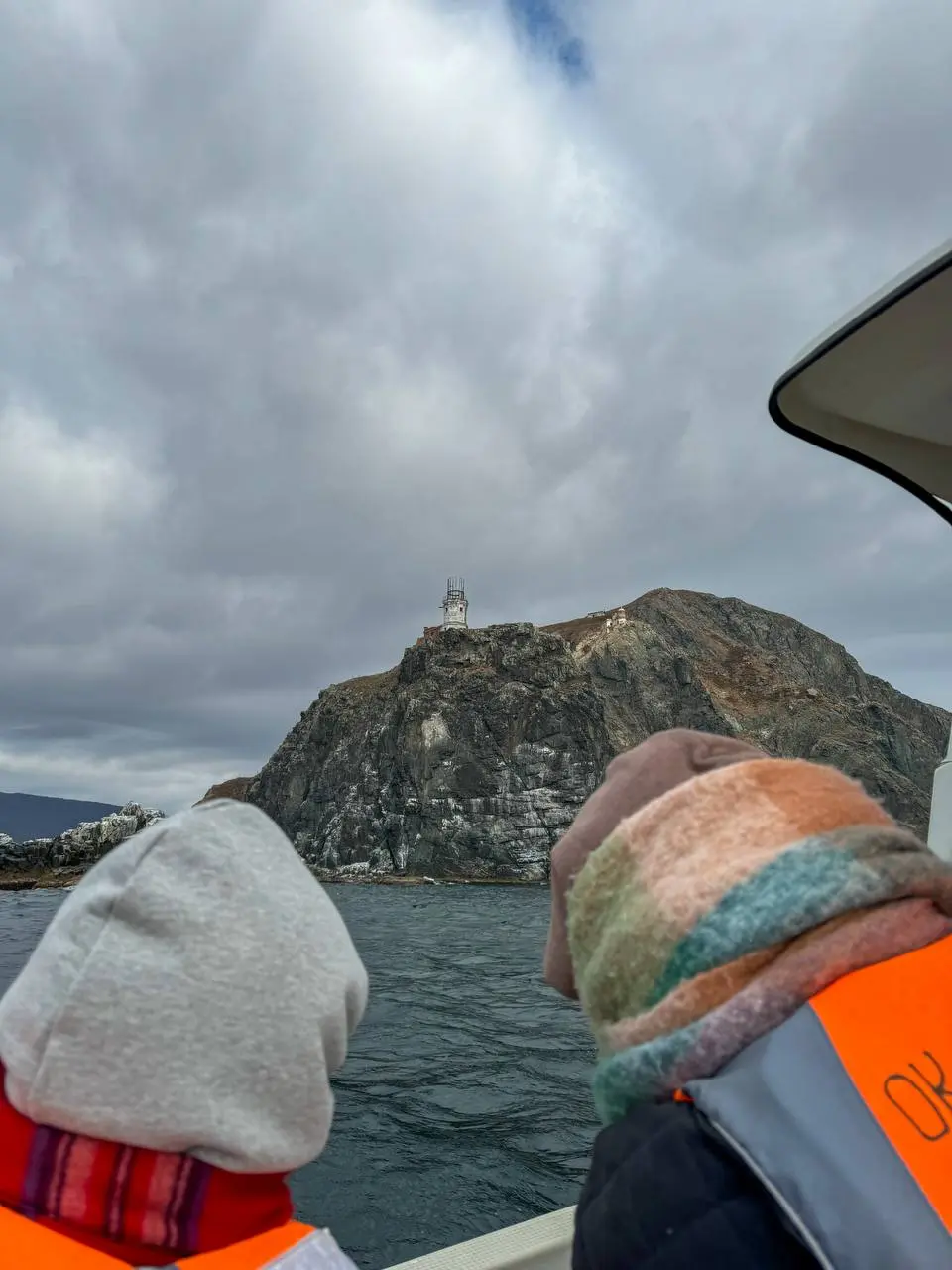 Катерный тур на остров Аскольд с морскими котиками и старинными маяками