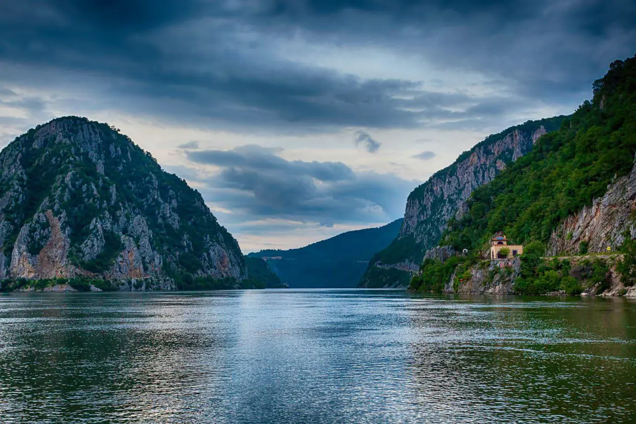 Поход в Джердапское ущелье и посещение крепостей (Голубацкая и Рам)