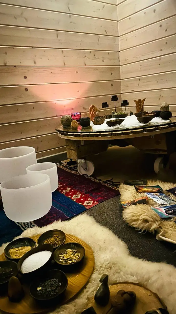 День за днём женщины делают свои переходы