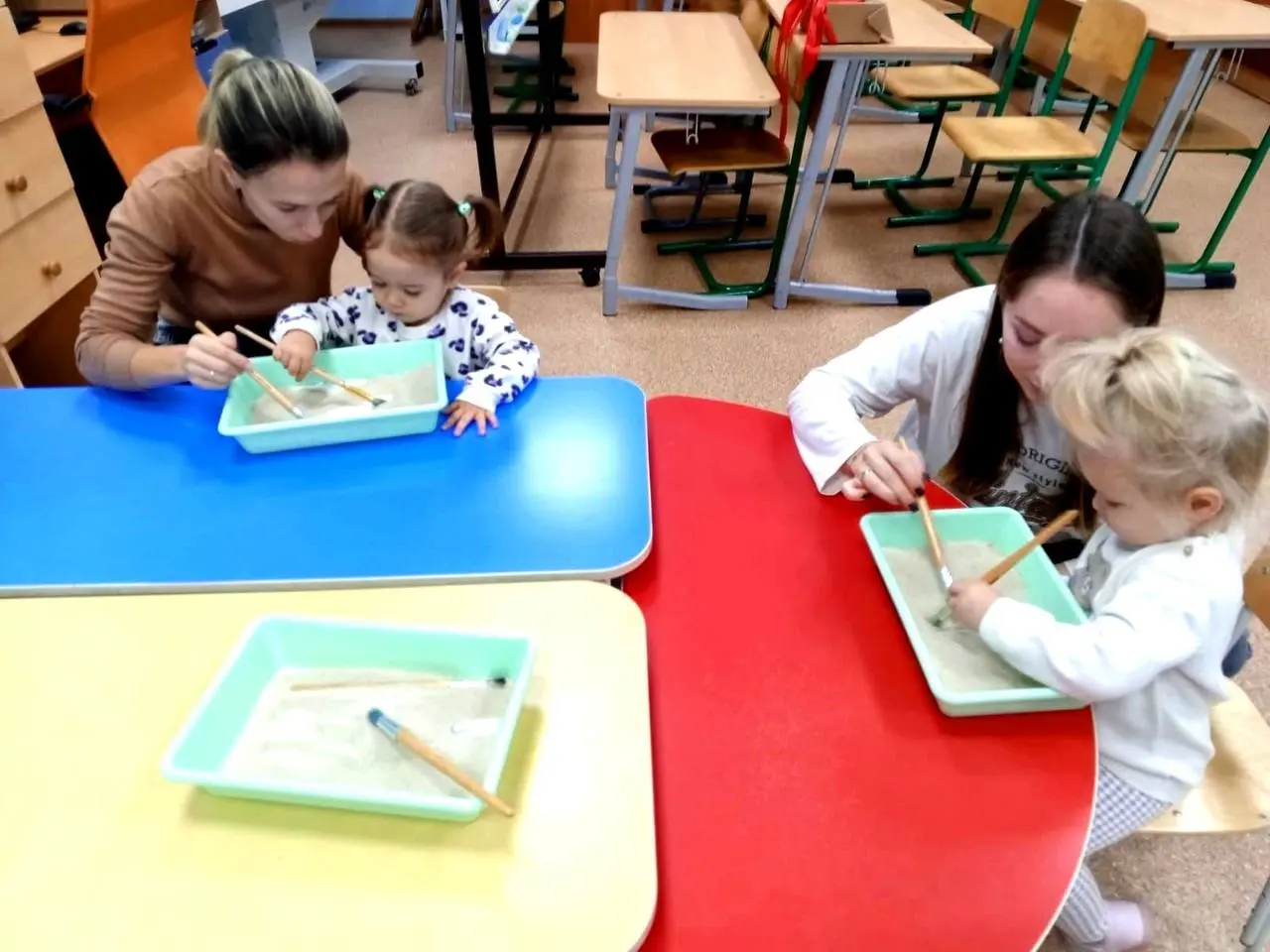 Мама и малыш: занятия по сенсорному развитию и моторике