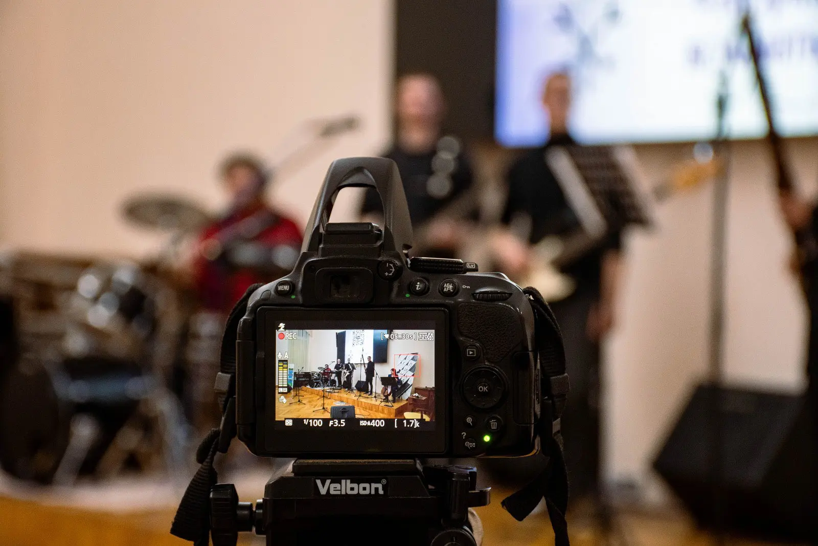 Концерт в квадрате: день памяти, День памяти и другие названия