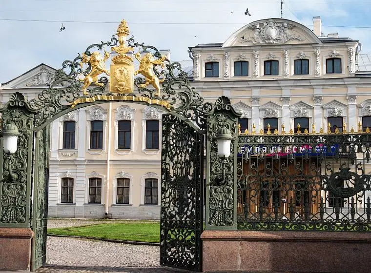 Спрятанные дворцы парадного Санкт-Петербурга