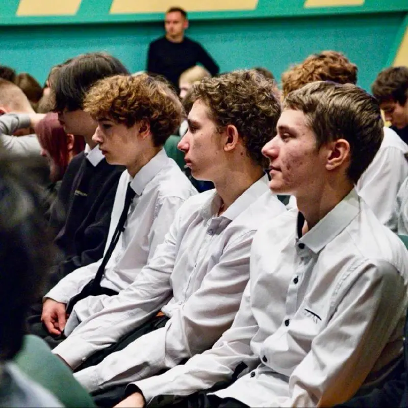 Вторая лекция об ИИ в Альметьевске: открываем секреты мышления нейросетей!