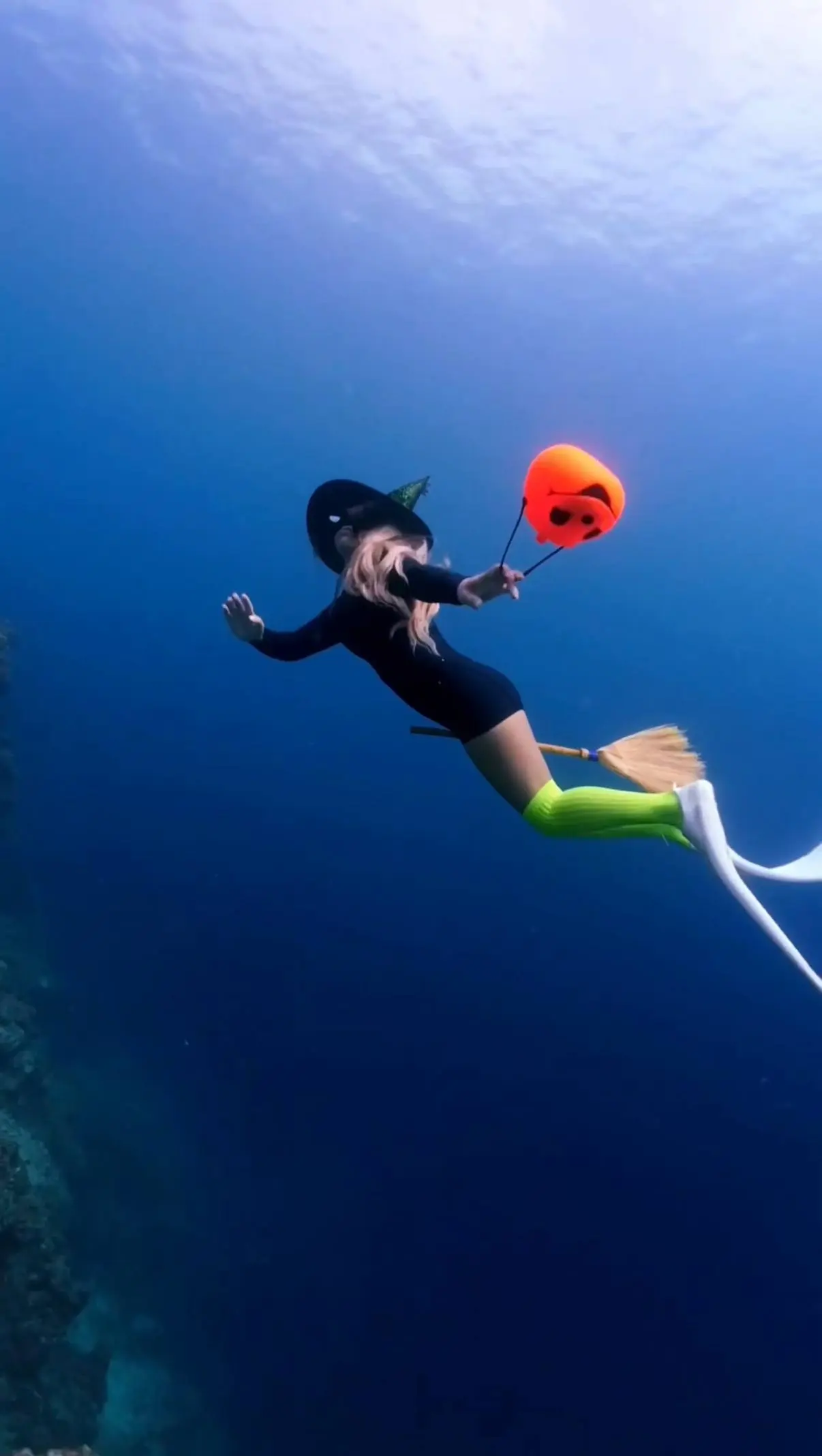 С Хеллоуином 🎃