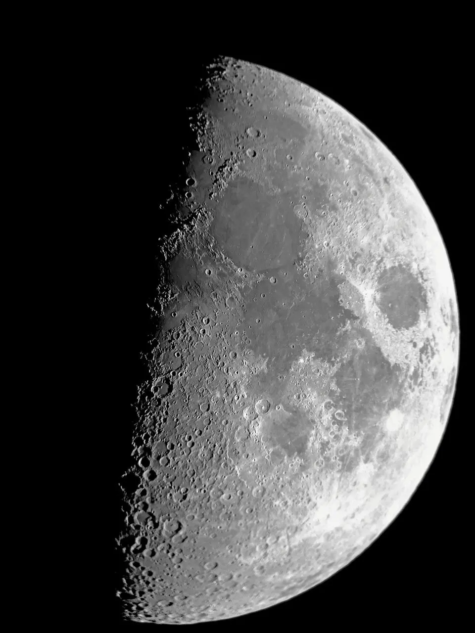 Юбилейный микрорайон: Большой телескоп на площадке