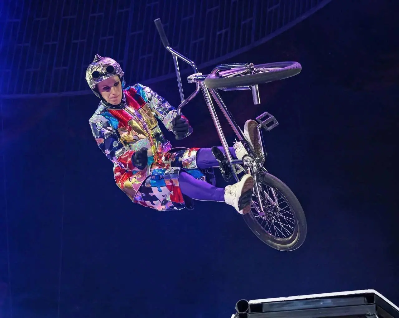 ЦИРК ВЛАДА ГОНЧАРОВА В САМАРЕ: гастроли шоу фонтанов «Принц цирка»