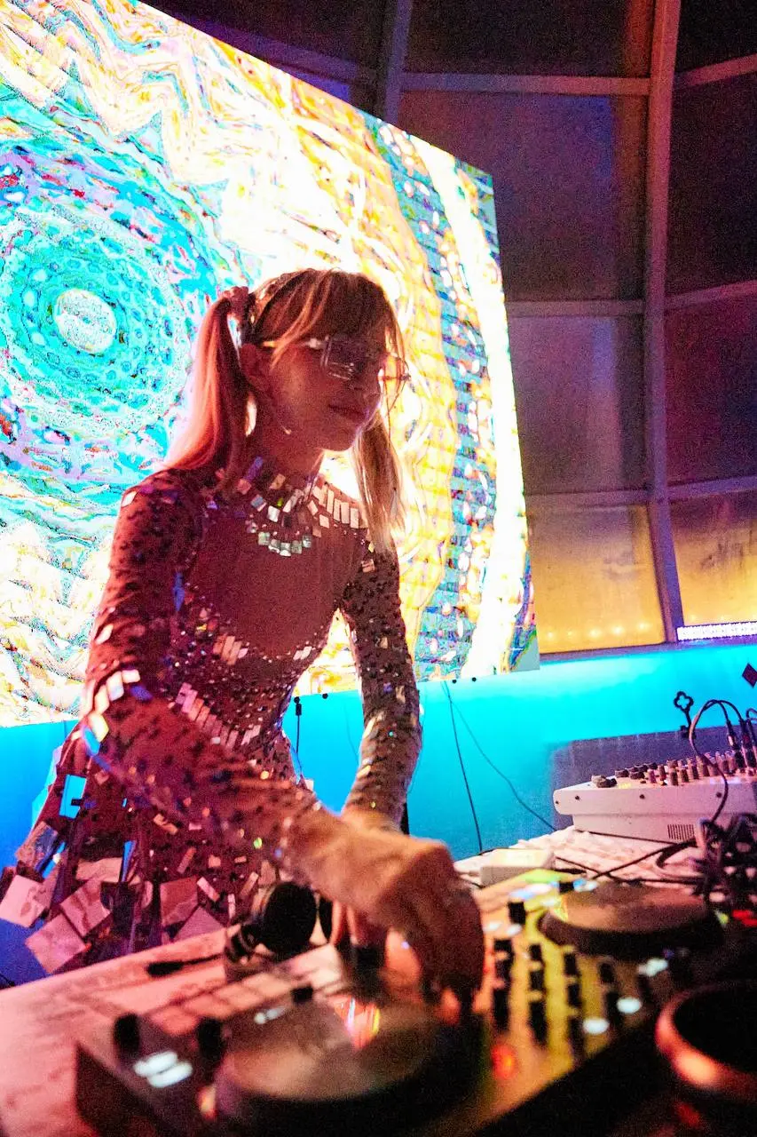 Друзья! Сегодня мы объявляем дату нового мероприятия и запускаем билеты для ранних пташек! 23 НОЯБРЯ • С ШИРОКО ЗАКРЫТЫМИ ГЛАЗАМИ