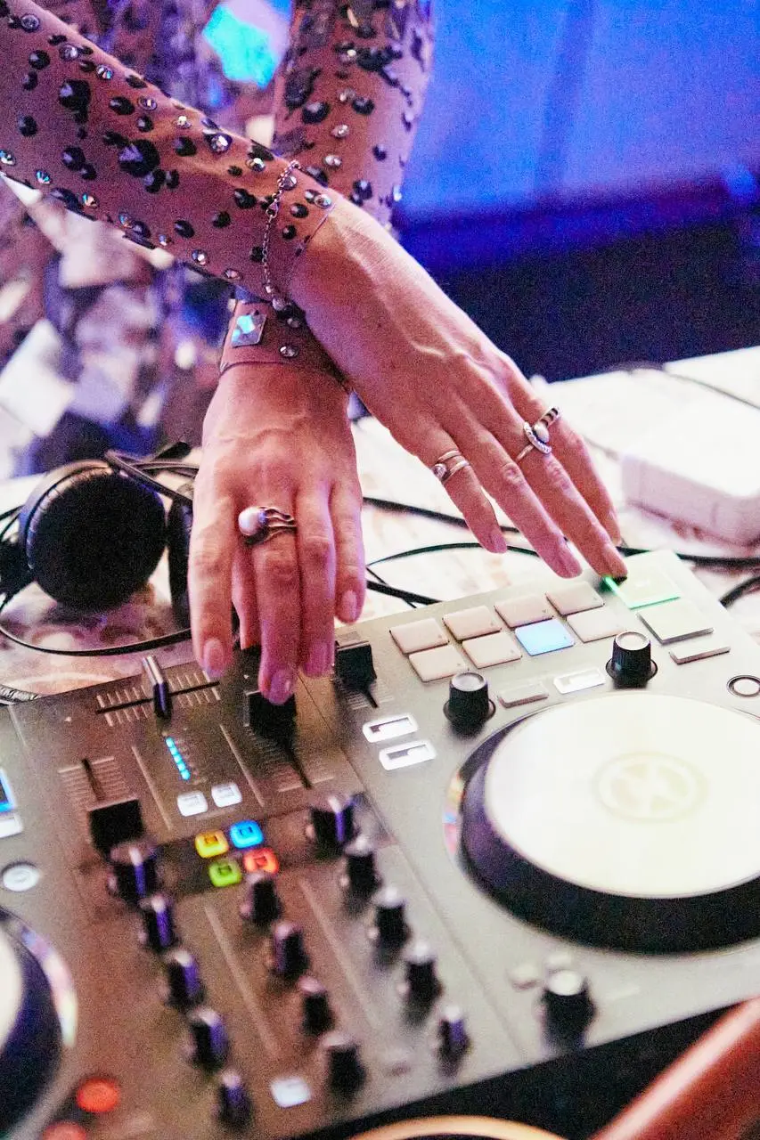 Друзья! Сегодня мы объявляем дату нового мероприятия и запускаем билеты для ранних пташек! 23 НОЯБРЯ • С ШИРОКО ЗАКРЫТЫМИ ГЛАЗАМИ