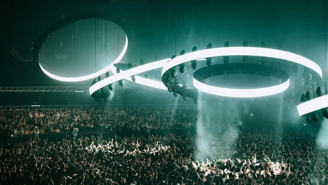 Svet na konsertakh OUTWORLD