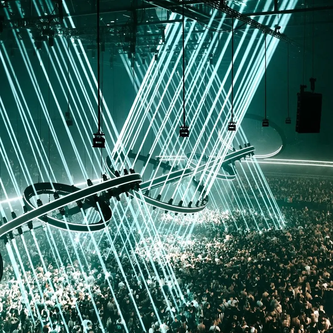 Svet na konsertakh OUTWORLD