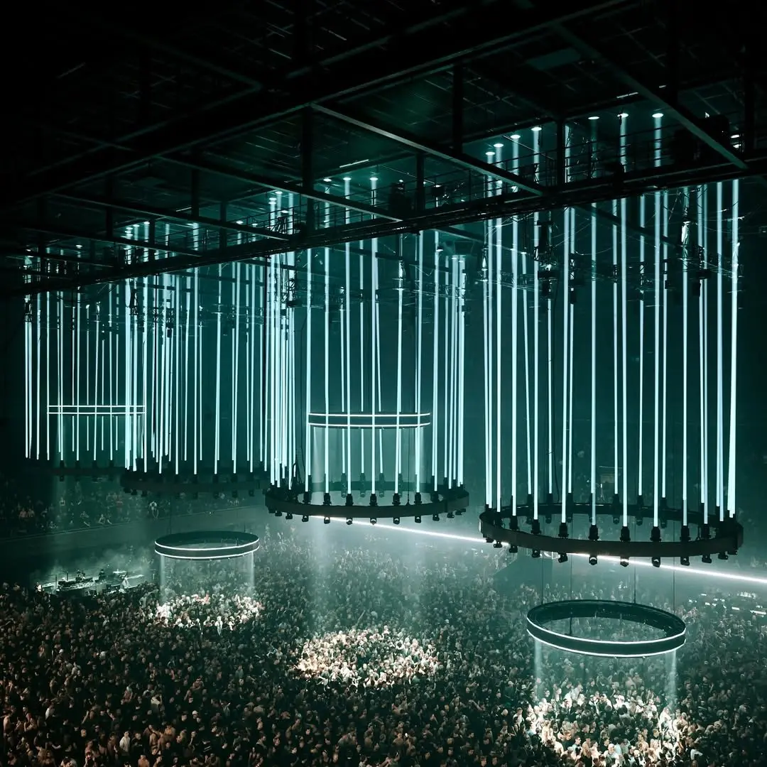 Svet na konsertakh OUTWORLD