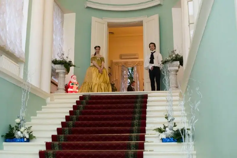 уникальный ЛИТБАР про Грибоедова в уникальном особняке на Мясницкой, 42