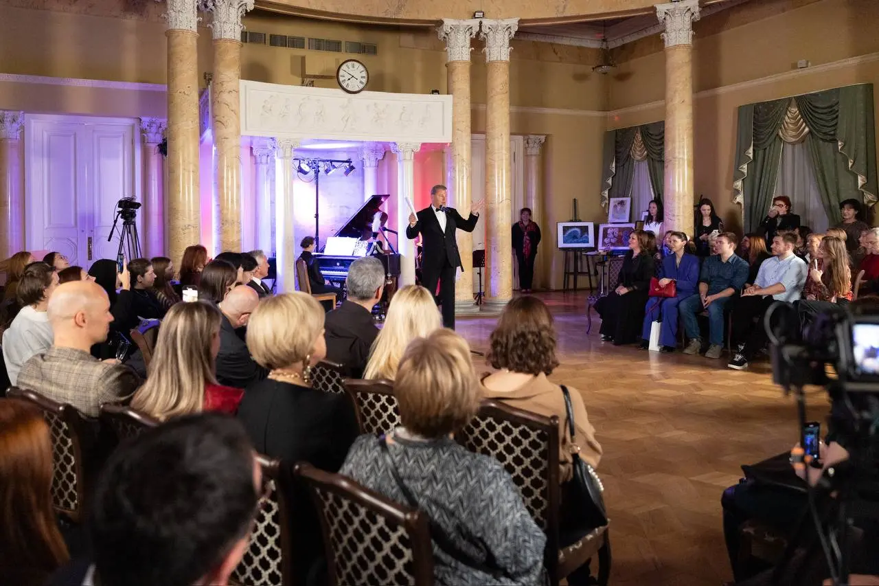 уникальный ЛИТБАР про Грибоедова в уникальном особняке на Мясницкой, 42